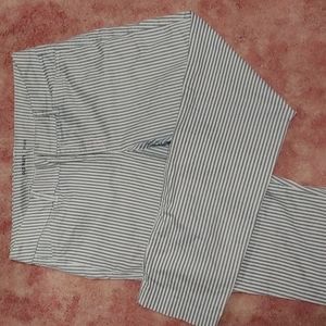 Old Navy Pixie Ankle length pants
